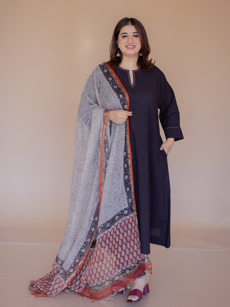 Off White Jaal Bagru Kota Doria Cotton Dupatta