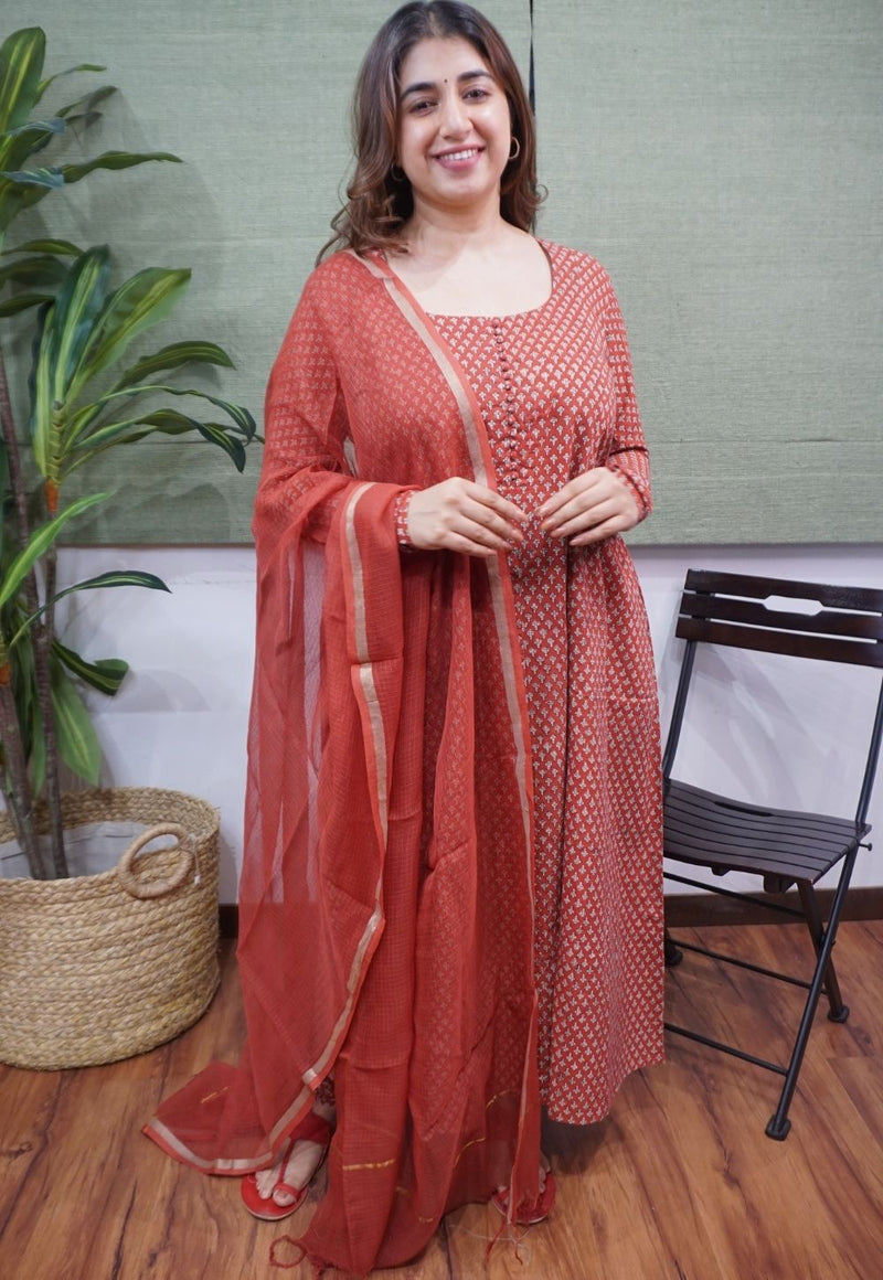 Akrita Madder Fadat Cotton Kali Kurta