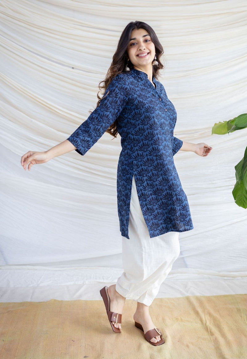 Aamiya Indigo Ajrakh Cotton Straight Kurta