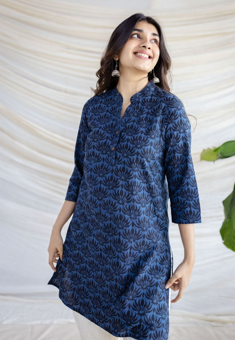 Aamiya Indigo Ajrakh Cotton Straight Kurta