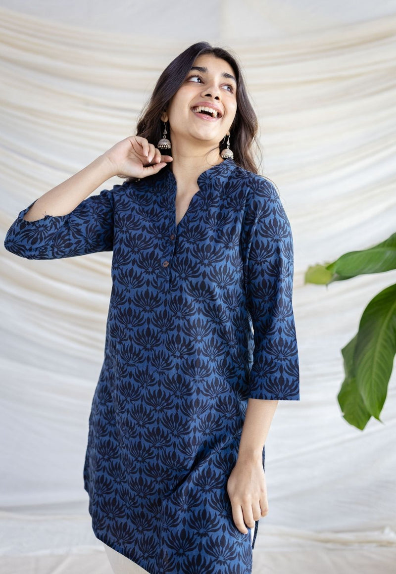 Aamiya Indigo Ajrakh Cotton Straight Kurta