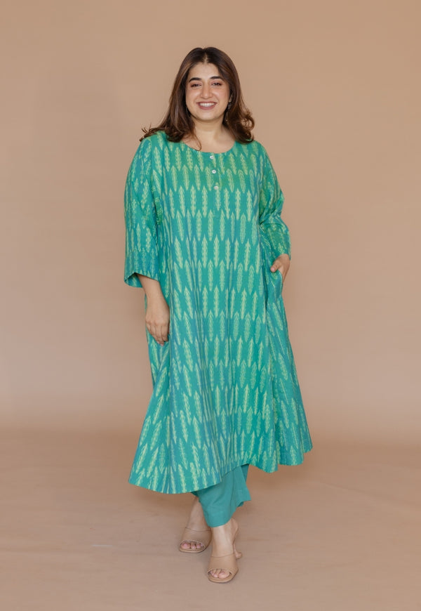 Yashi Green Solid Cotton Flex Straight Pant