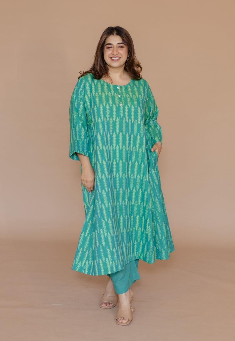 Yashi Green Solid Cotton Flex Straight Pant