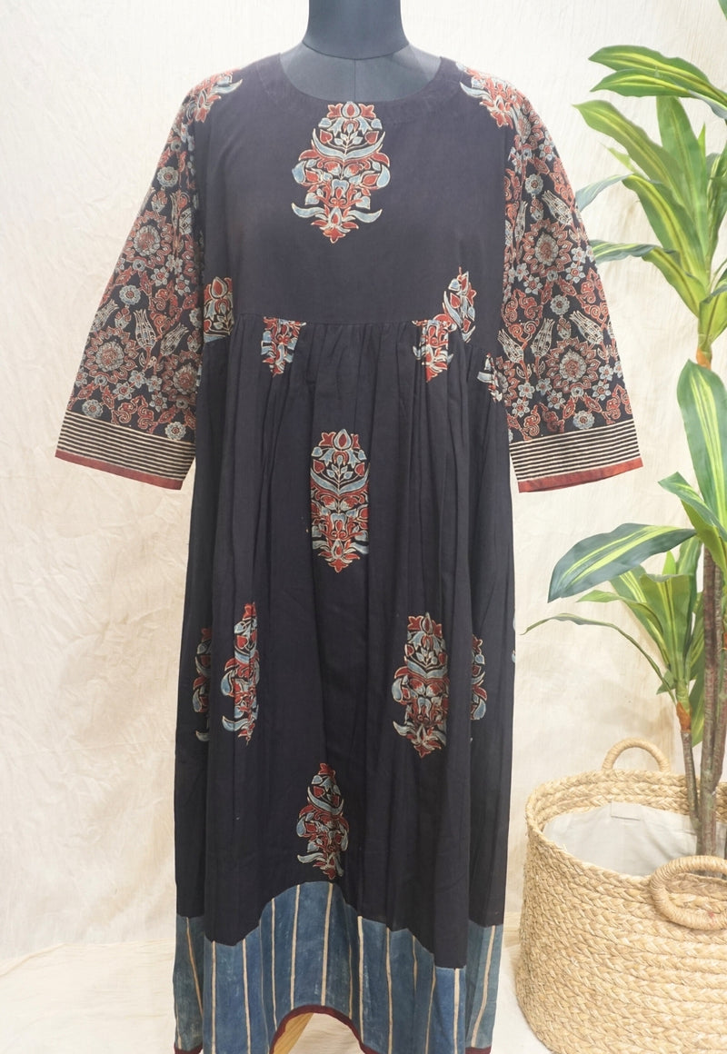 Inaaya Ajrakh Cotton Kurta