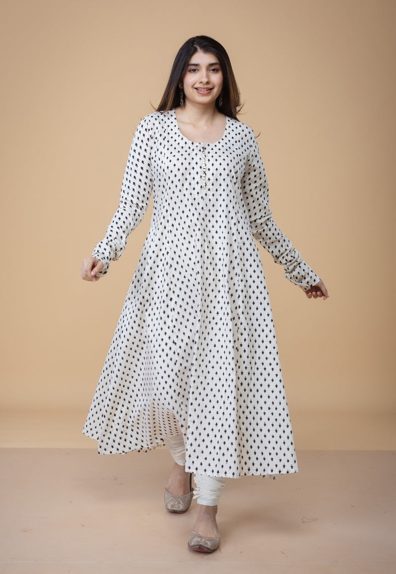 Akrita White Fakira Mul Kali kurta