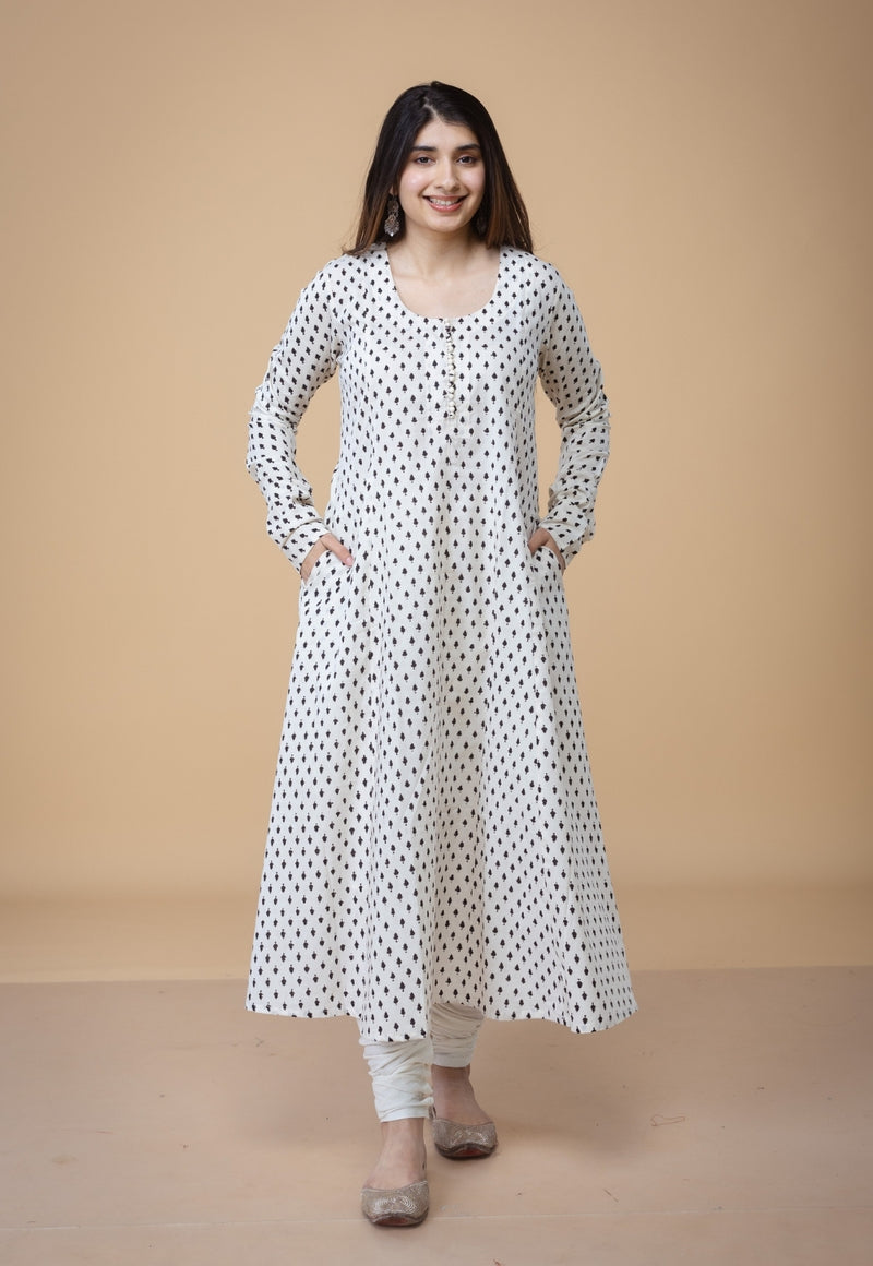 Akrita White Fakira Mul Kali kurta