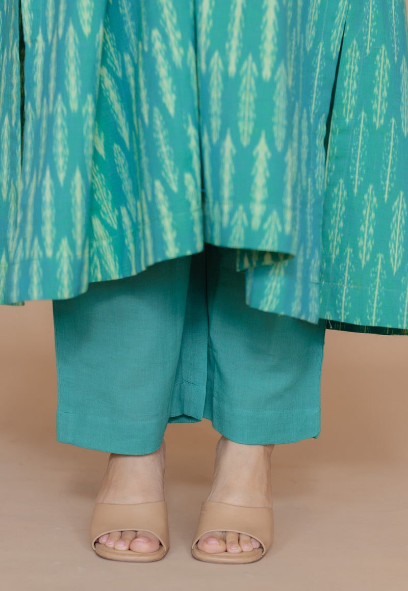 Yashi Green Solid Cotton Flex Straight Pant