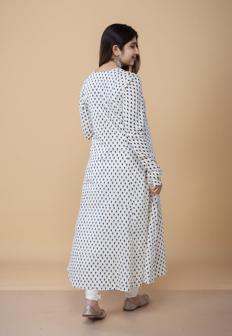 Akrita White Fakira Mul Kali kurta