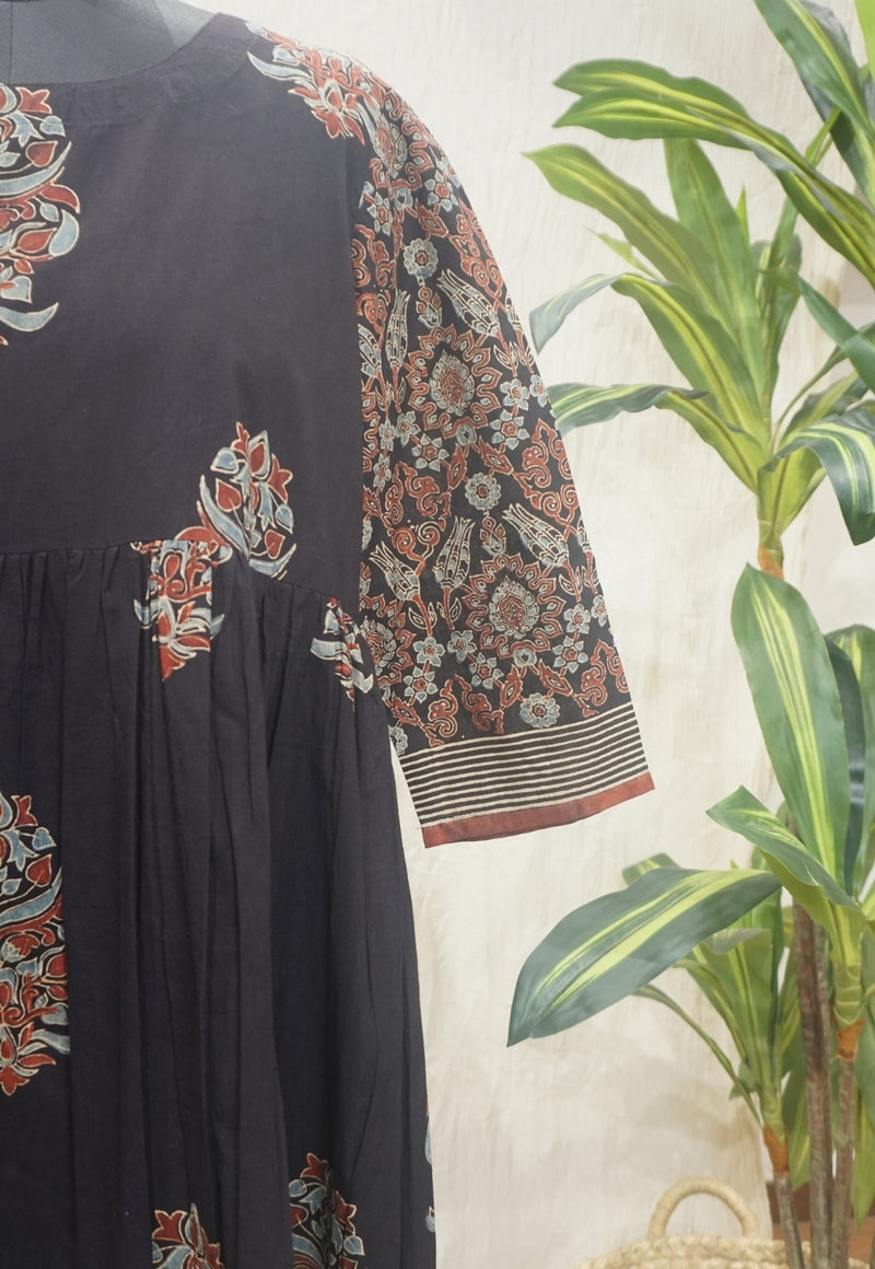 Inaaya Ajrakh Cotton Kurta