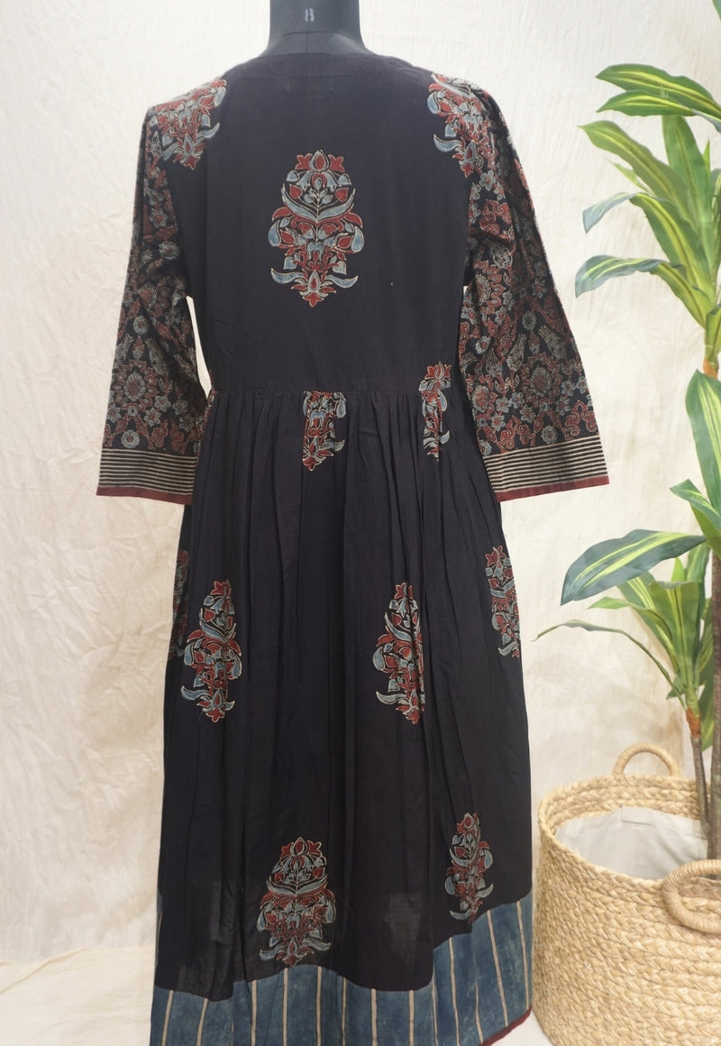 Inaaya Ajrakh Cotton Kurta