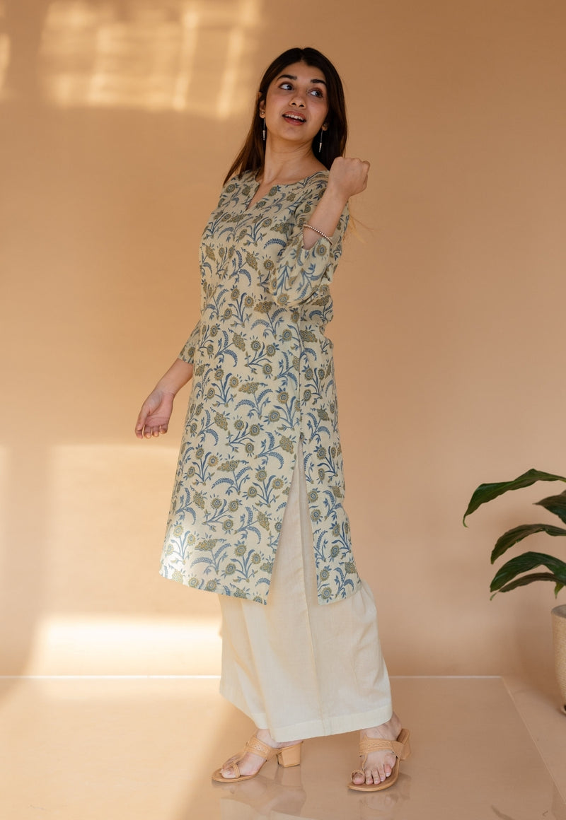 Hitanshi Off White Ajrakh Cotton Straight Kurta