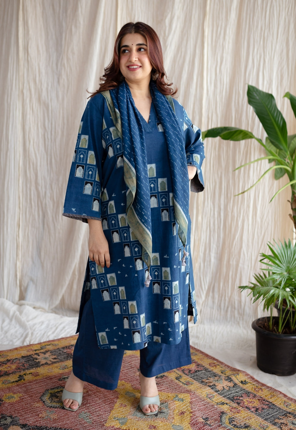 Dvara Stylish Jharoka Print Asymmetrical Kurta With Pants