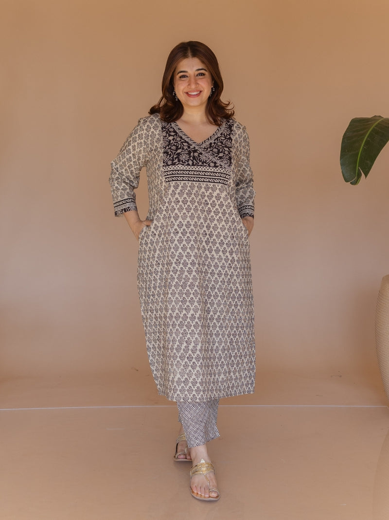 Prita Off White Bagru Cotton Narrow Pant