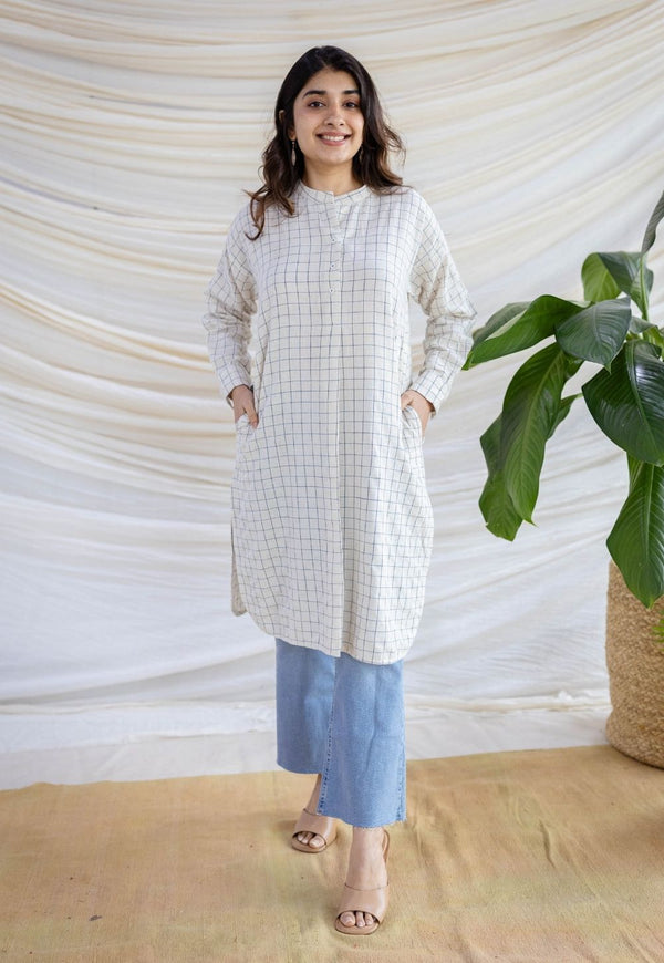 Baani Off White Loose Handwoven Kala Cotton Kurta