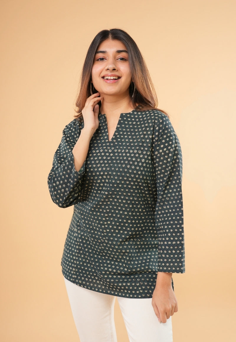 Tapsi Green Fadat Cotton Straight Short Top