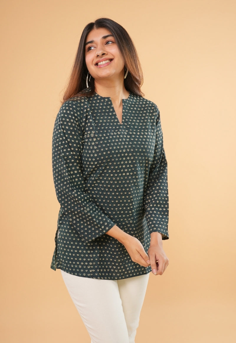 Tapsi Green Fadat Cotton Straight Short Top