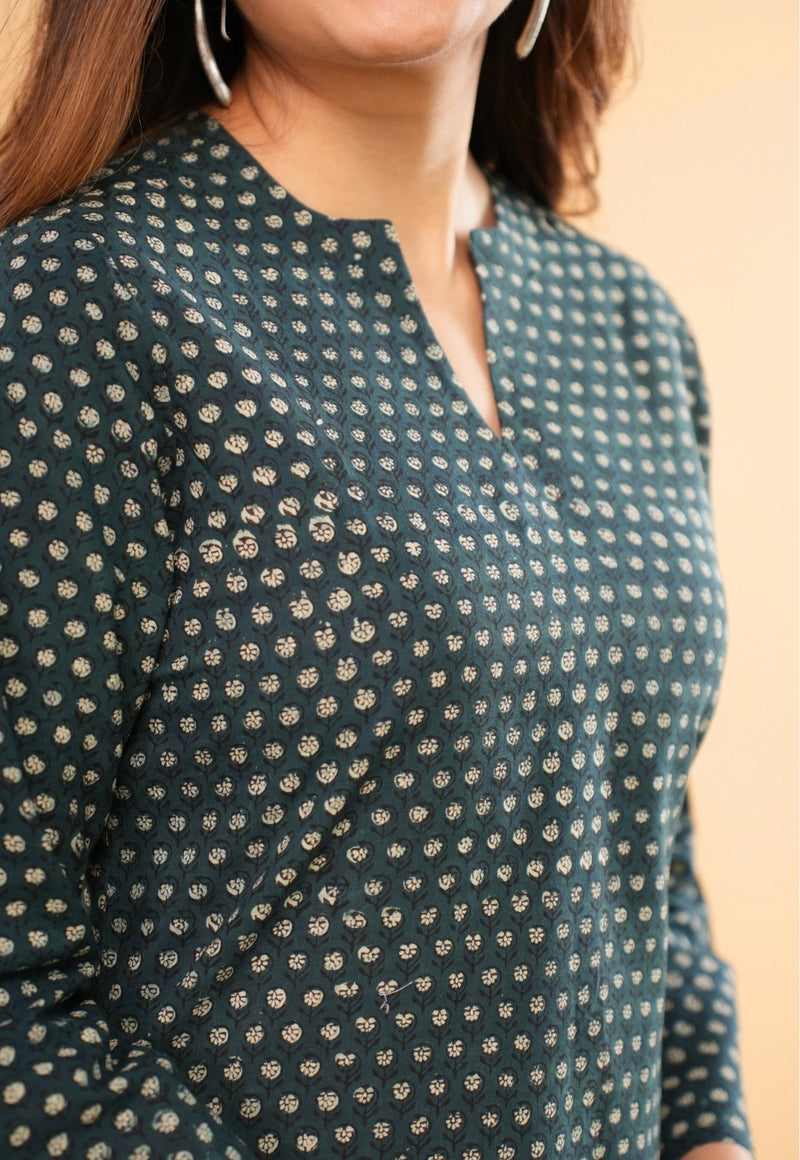 Tapsi Green Fadat Cotton Straight Short Top