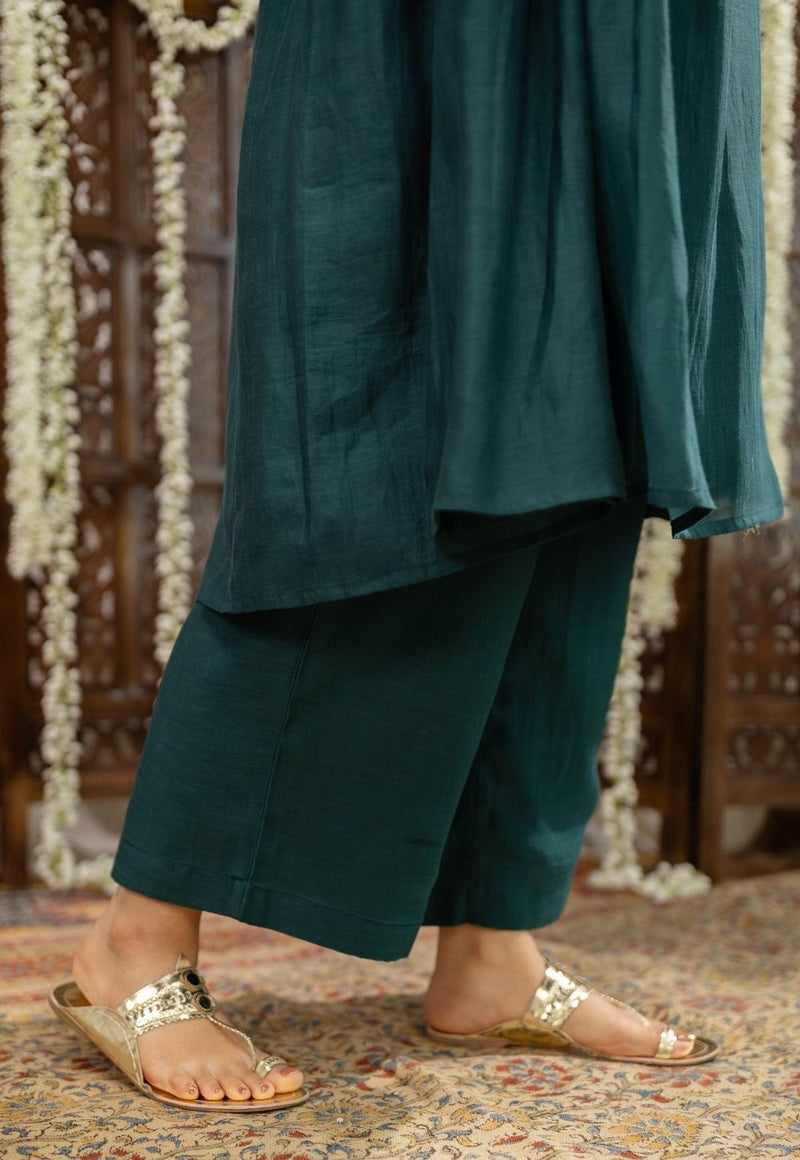 Mehar Emerald Green Chanderi Silk A Line Hand Embroidered Kurta Set (Set of 3)