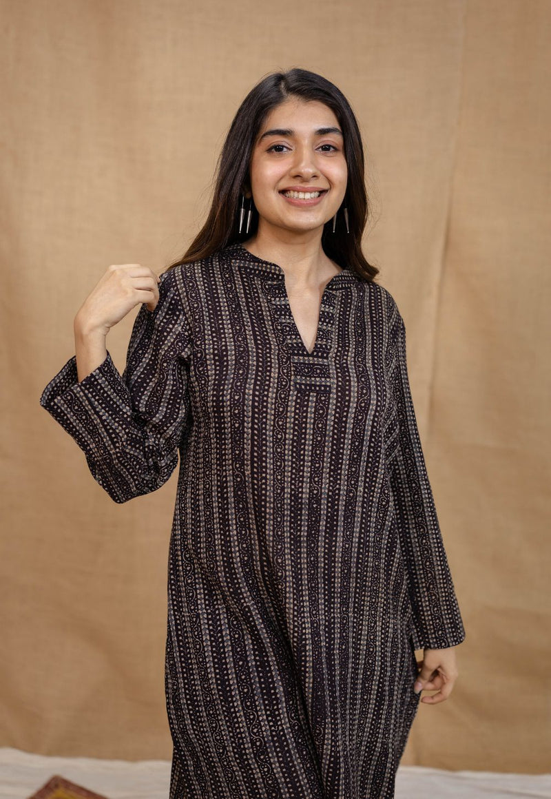 Aamani Black Ajrakh Crush Cotton Straight Kurta