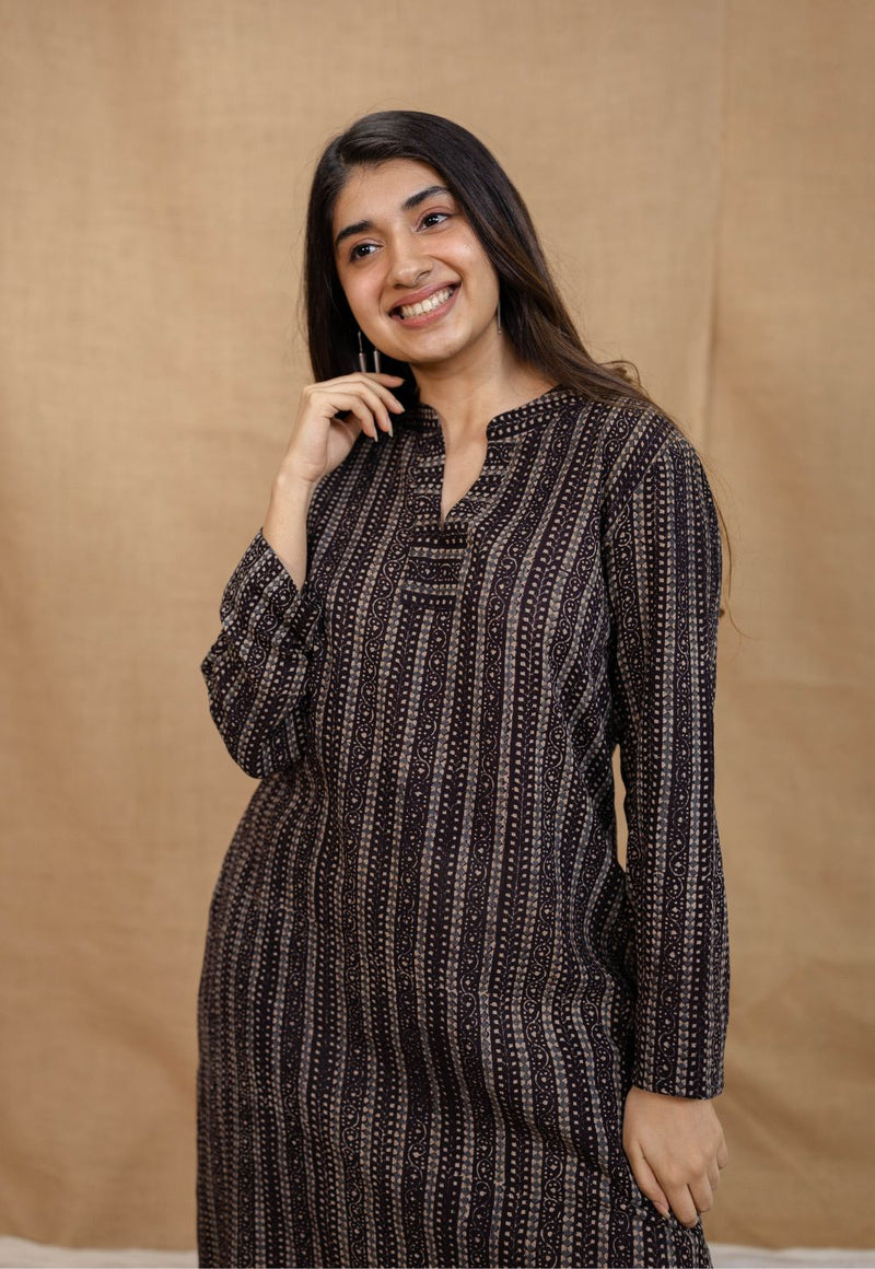 Aamani Black Ajrakh Crush Cotton Straight Kurta