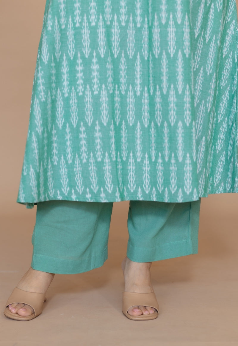 Yashi Green Solid Cotton Flex Straight Pant