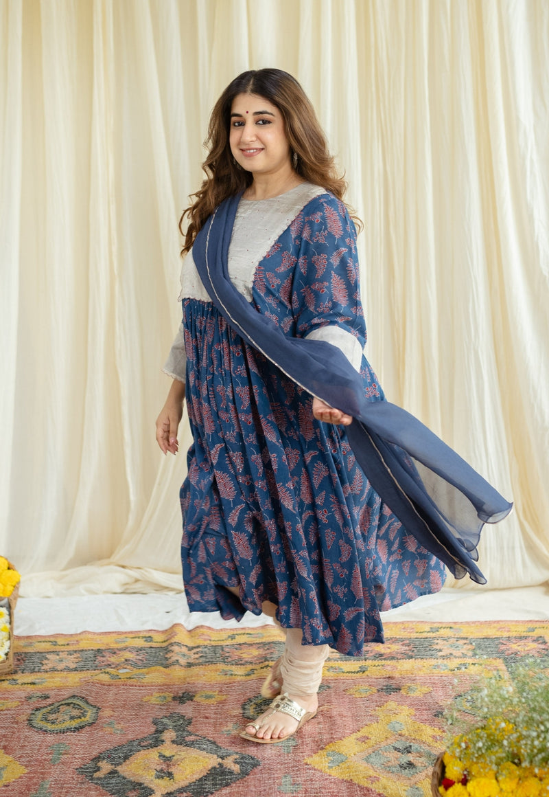 Jhalak Modal Tissue Ajrakh Kurta