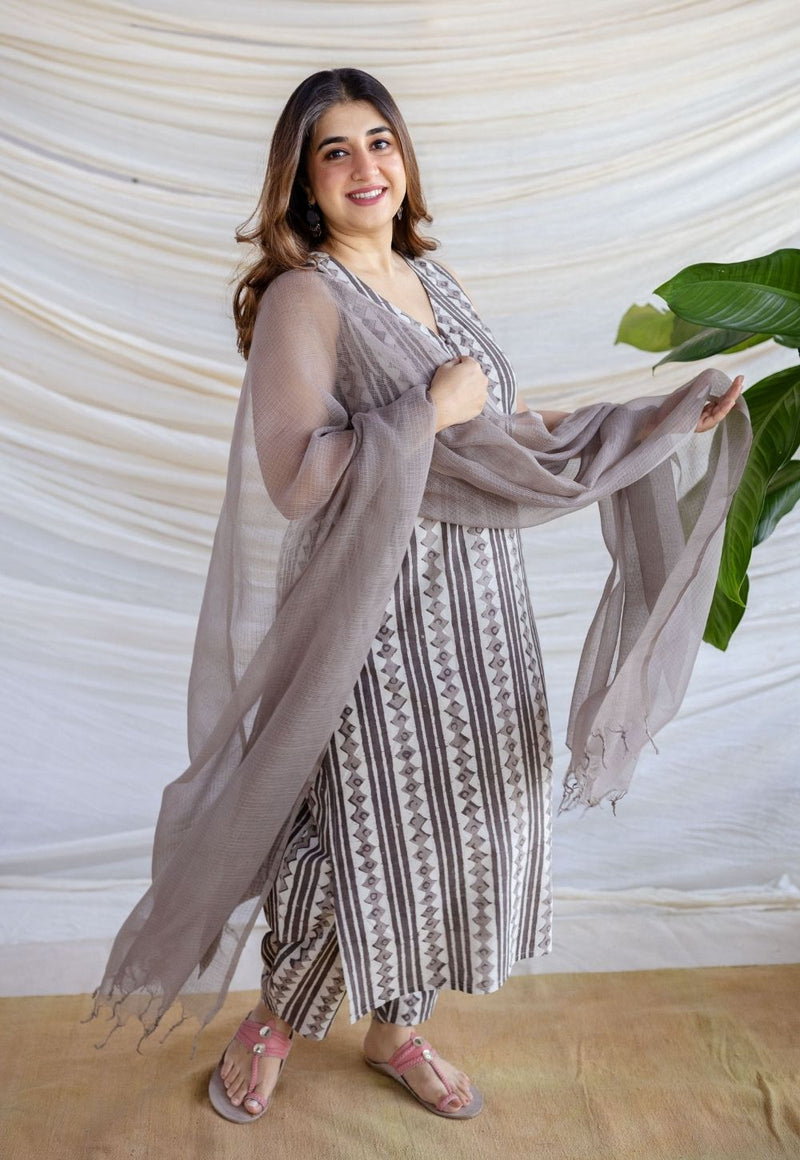 Pale Grey Solid Dyed Kota Doriya Dupatta