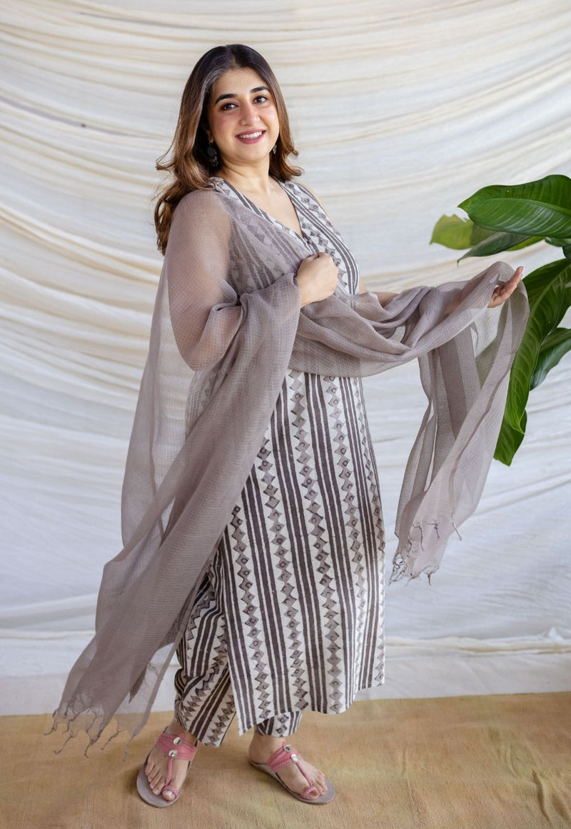 Pale Grey Solid Dyed Kota Doriya Dupatta