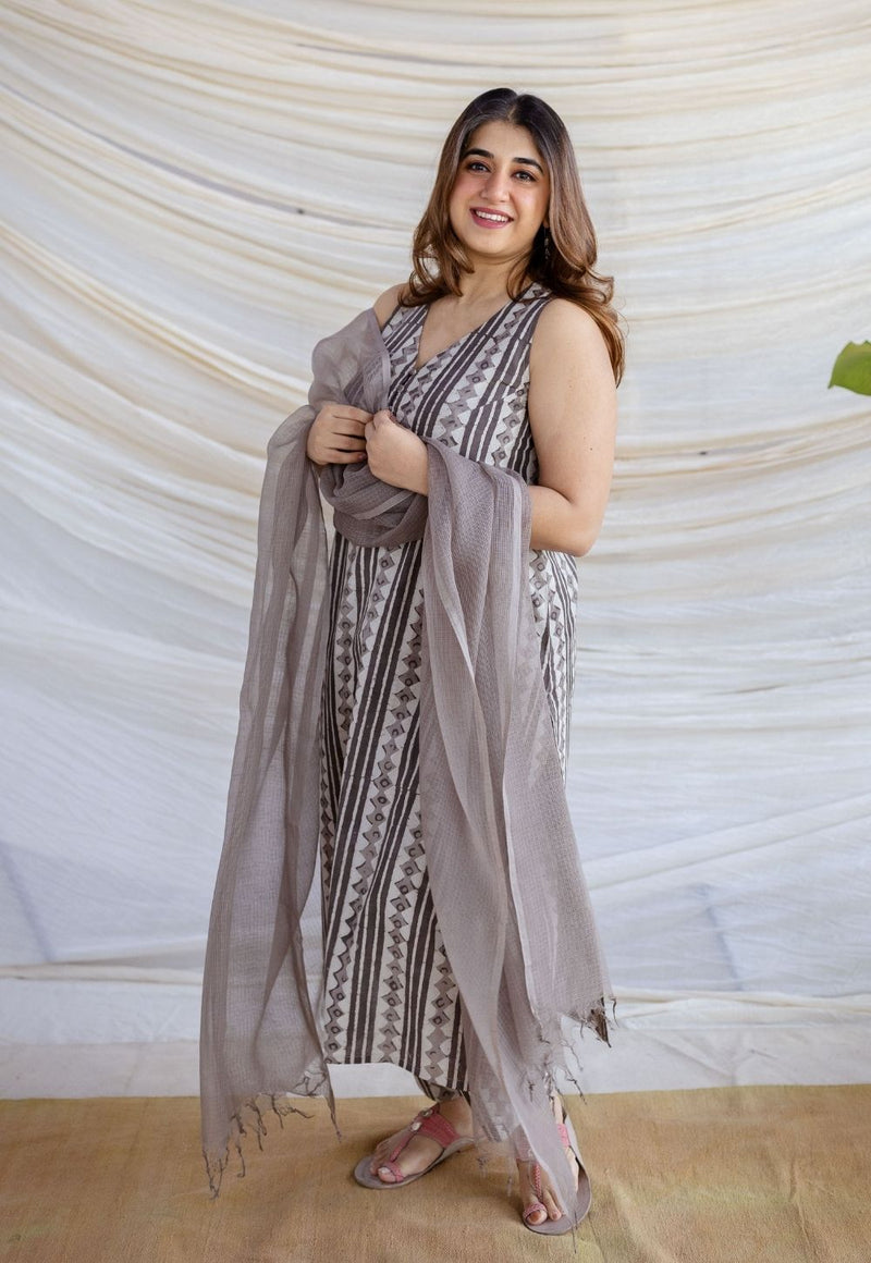 Pale Grey Solid Dyed Kota Doriya Dupatta