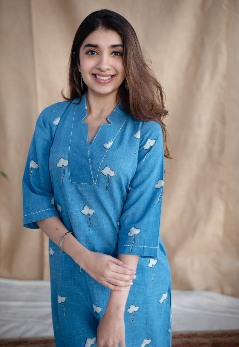 Zerah Blue Straight Dabu Slub Cotton Kurta with Hand Embroidery