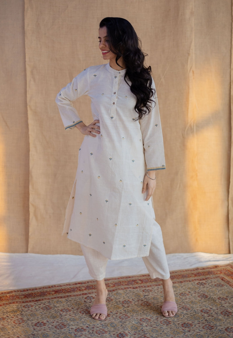 Azha Off White Jamdani Handwoven Cotton Straight Kurta