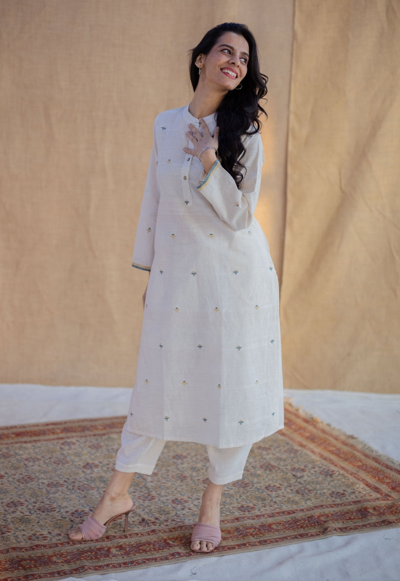 Azha Off White Jamdani Handwoven Cotton Straight Kurta