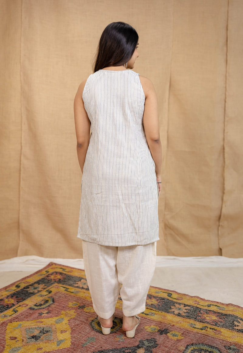 Divija Off-White Straight Handwoven Kala Cotton Kurta