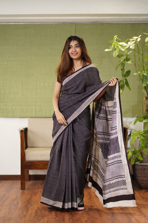 The Skinny Girl - Bagh Print Saree Styling. 🌲 . . Bagh