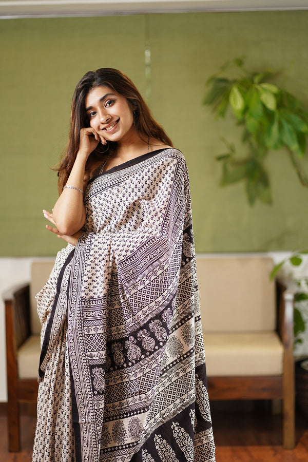 The Skinny Girl - Bagh Print Saree Styling. 🌲 . . Bagh