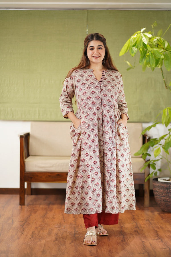 Rehaa Off White Pleated Bagru Cotton Kurta | Relove