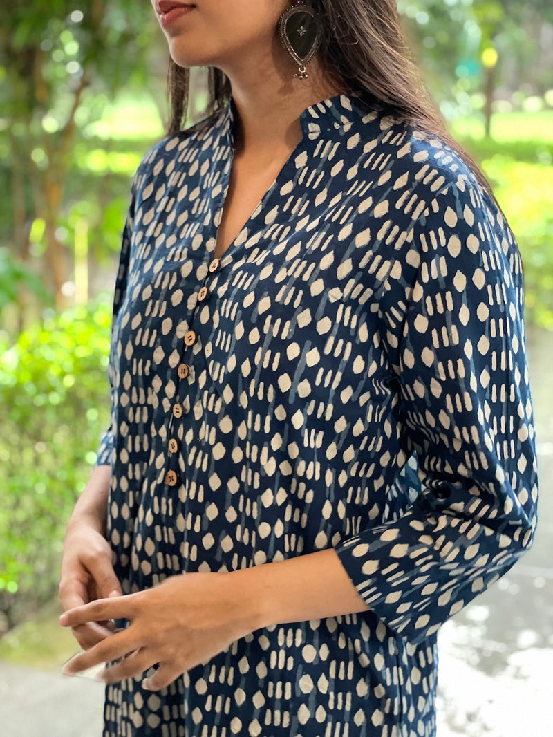 Dabu Indigo Geometric Dots Short Top