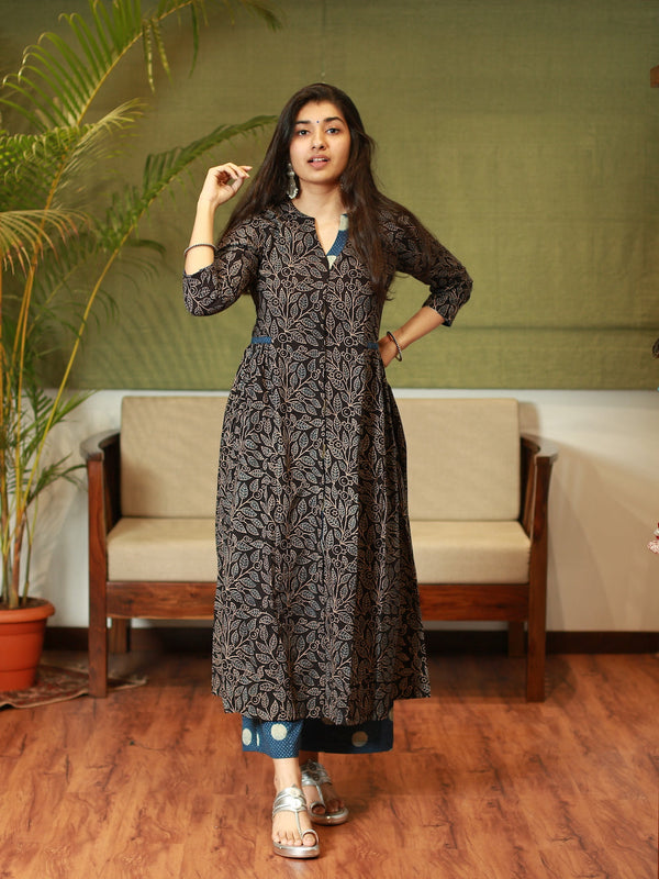 Indian Kurti, Green Printed Kurti, Indian Suit, Bollywood Suit, Indian  Salwar Kameez, Party Wear Suit, Double Colar Kurti, Salwar Suit - Etsy  Norway