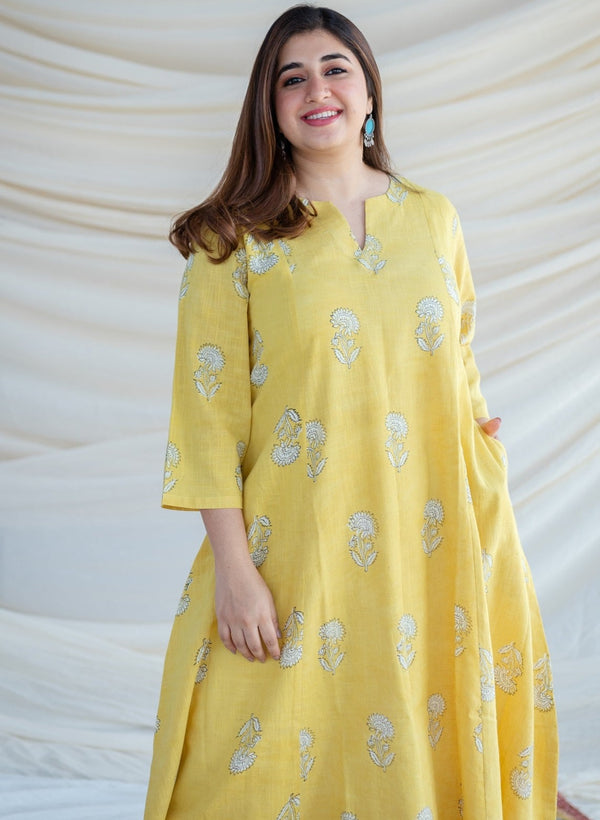 Buy online Blue Three Quarter Sleeve A-line Kurti from Kurta Kurtis for  Women by Saree Swarg for ₹599 at 59% off | 2024 Limeroad.com