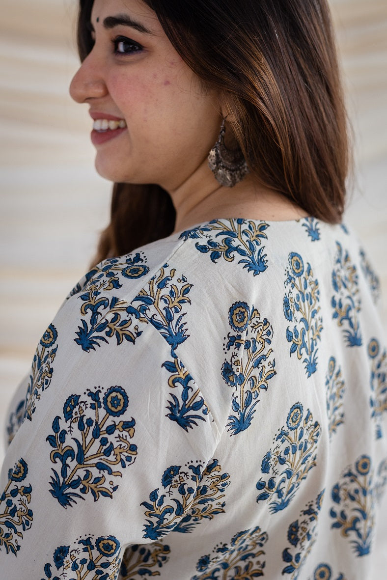 Aaina Ajrakh Cotton White Kurta