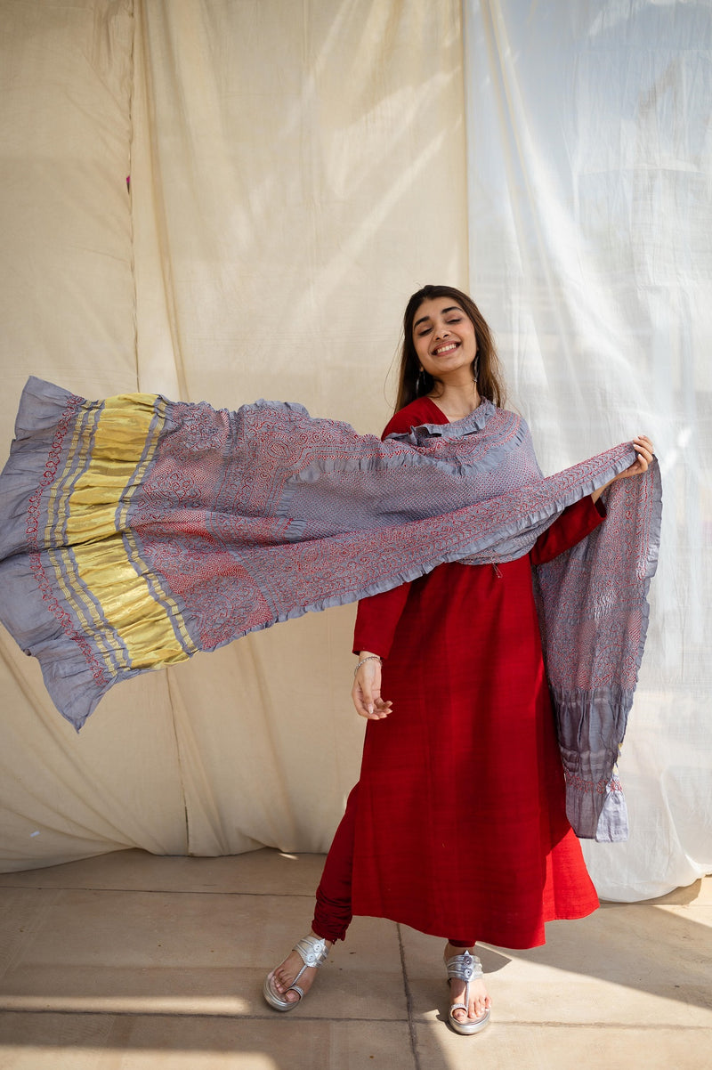 Grey-red dot Gajji Silk bandhej Dupatta